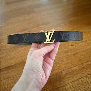 Authentic Louis Vuitton monogram belt with LV closure reversible size 90 / 36